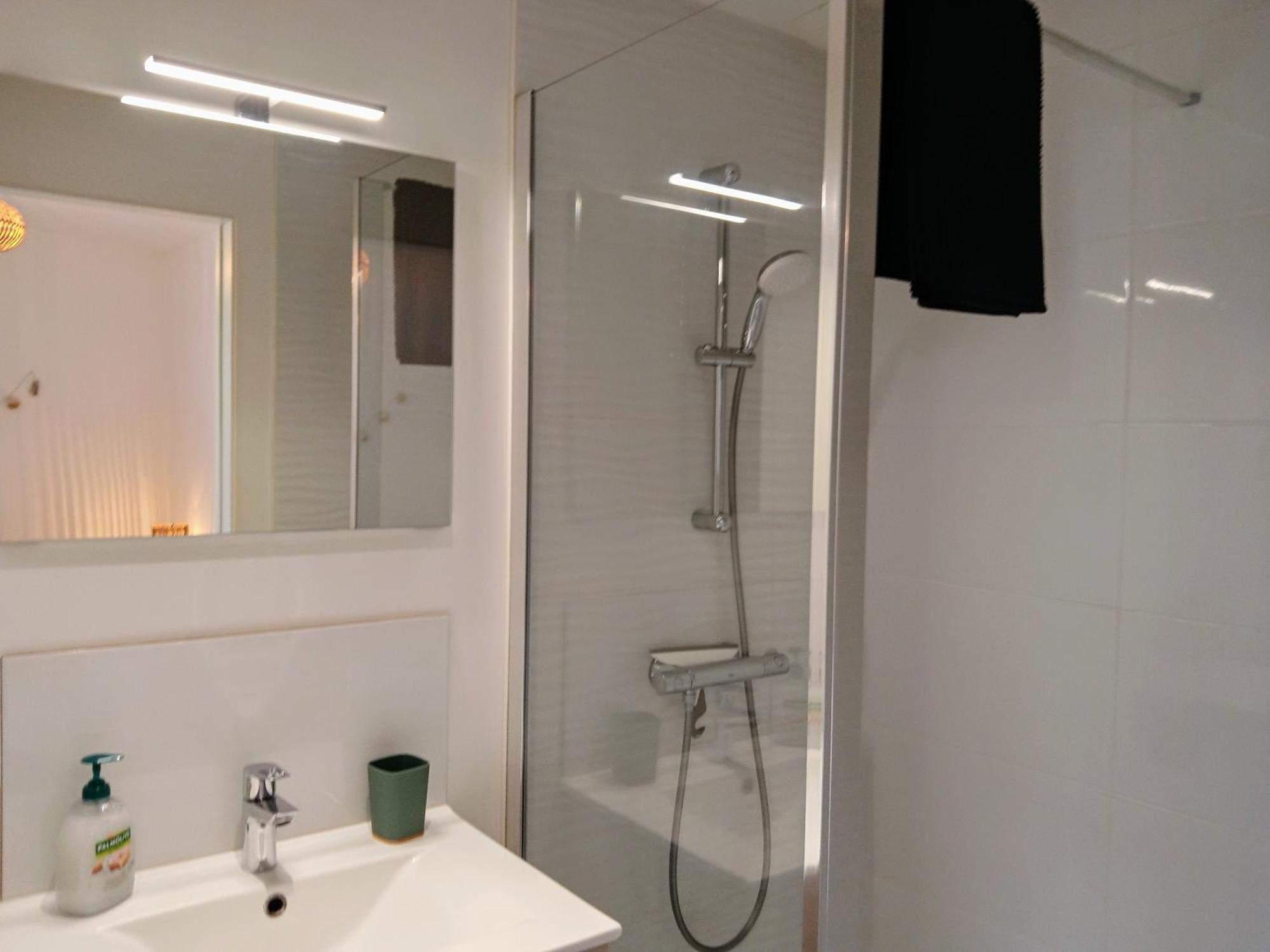 Les Studios De La Gare Linge Cafe The Inclus Wifi วานส์ ภายนอก รูปภาพ